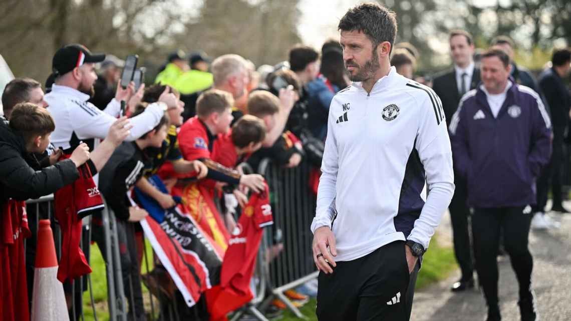 Vẫn chưa rõ Carrick có ở lại sau mùa hè hay không.