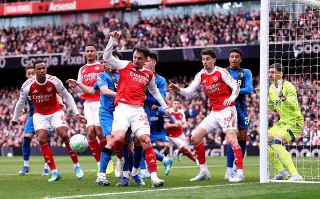 Martin Zubimendi (6,2): Thường xuyên giữ bóng quá lâu, tự đẩy bản thân vào thế khó và làm lỡ nhịp tấn công của toàn đội.