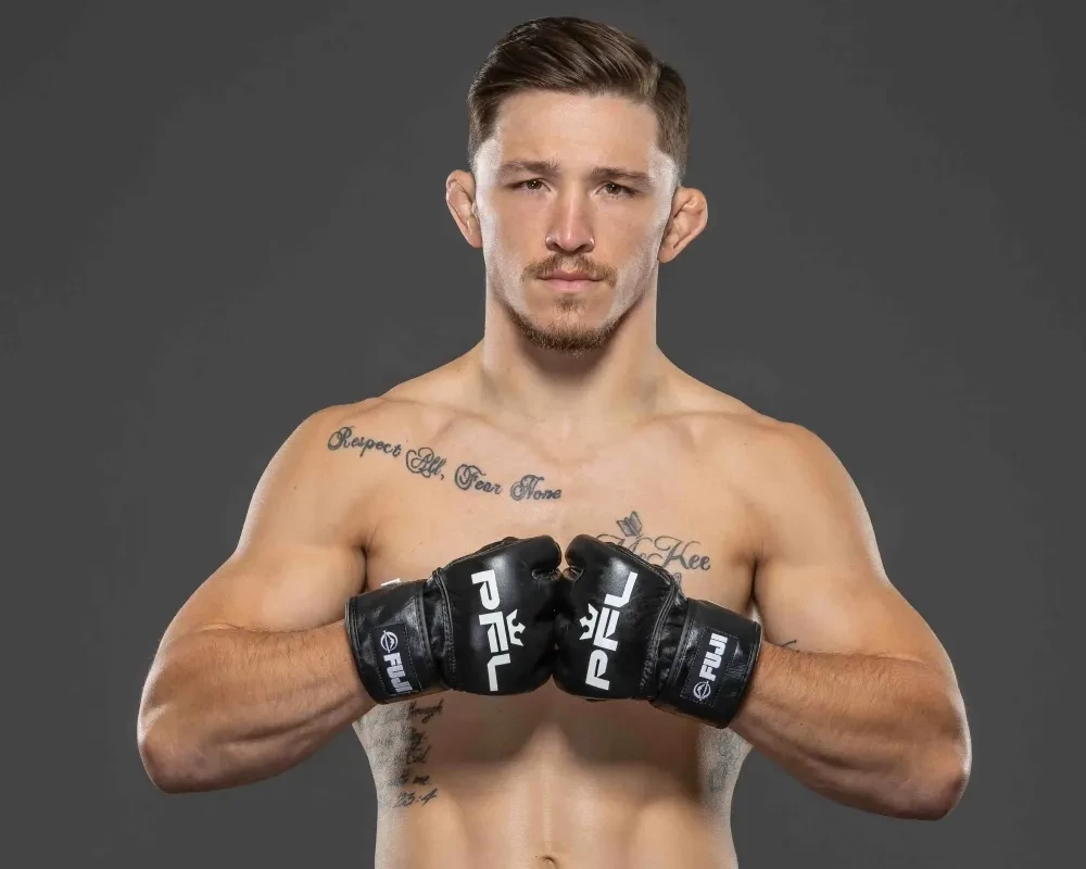 Mitch McKee trong buổi chụp hình quảng bá của PFL.
