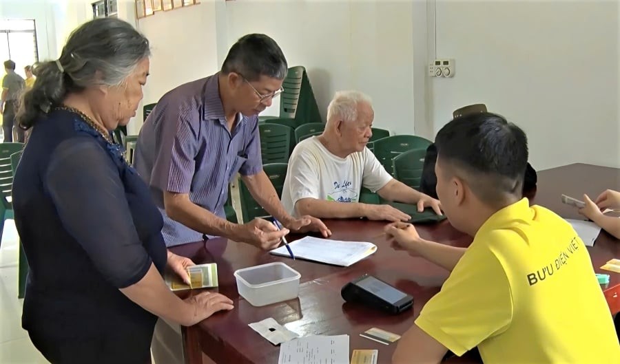 Theo dự thảo tờ trình của Bộ Y tế, mức chuẩn trợ giúp xã hội và trợ cấp hưu trí xã hội dự kiến tăng từ 500.000 đồng lên 600.000 đồng/tháng kể từ ngày 1/7/2026, tương ứng mức tăng khoảng 20%.