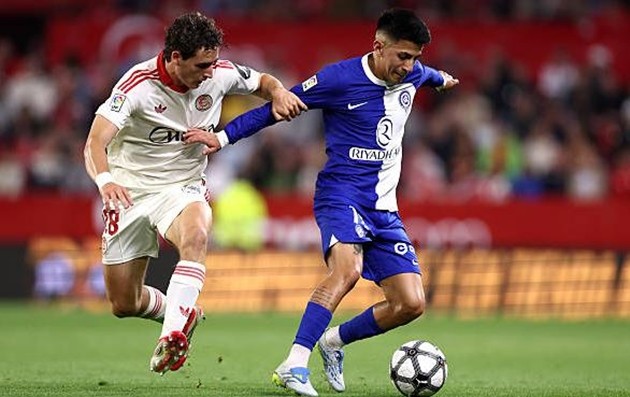 Sevilla đánh bại Atletico Madrid trên sân nhà.