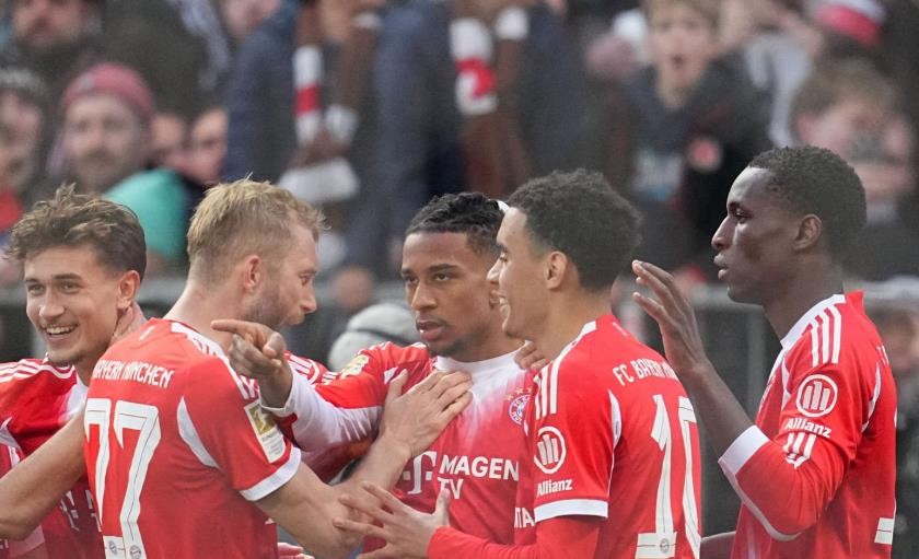 Bayern thi đấu bùng nổ trong hiệp 2.