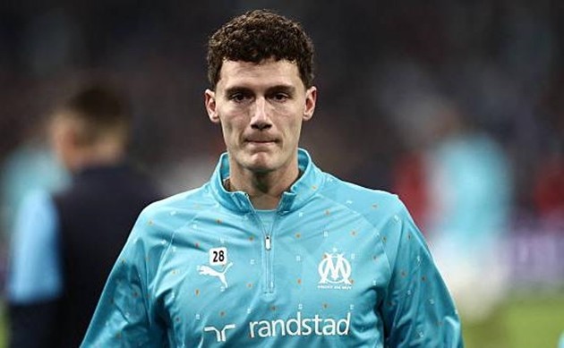 Benjamin Pavard nằm trong tầm ngắm của Manchester United