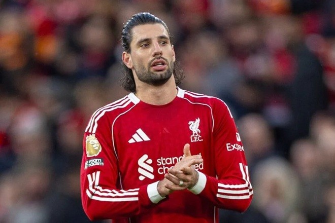 Dominik Szoboszlai (7,4): Hoạt động cực kỳ chăm chỉ và liên tục cung cấp bóng đều đặn cho tuyến trên.