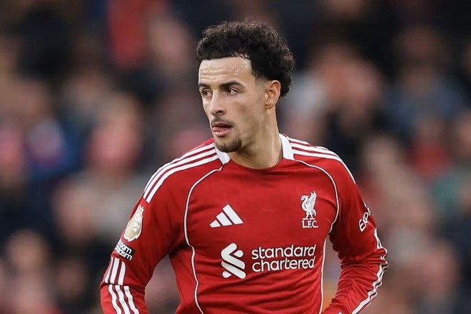 Curtis Jones (6/10): Đang thi đấu tốt, giữ nhịp độ trận đấu ổn định đồng thời mang lại nguồn năng lượng dồi dào thì buộc phải rời sân sau hiệp một vì nghi ngờ gặp vấn đề về cơ bắp.