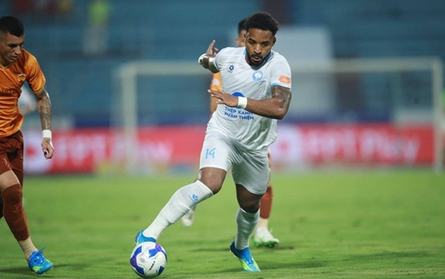 Xuân Son bị từ chối quả phạt đền