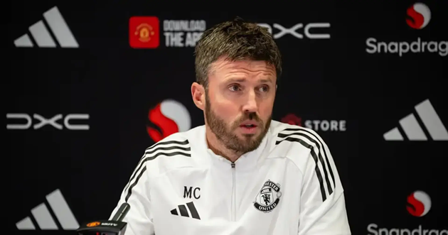 HLV Carrick muốn các cầu thủ Man Utd chiến đấu hết mình trước Leeds.