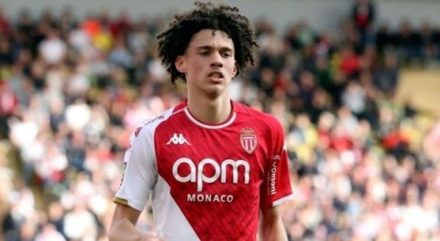 Maghnes Akliouche được MU theo đuổi.