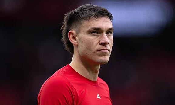 Manuel Ugarte được rao bán cho 3 đại diện Serie A.