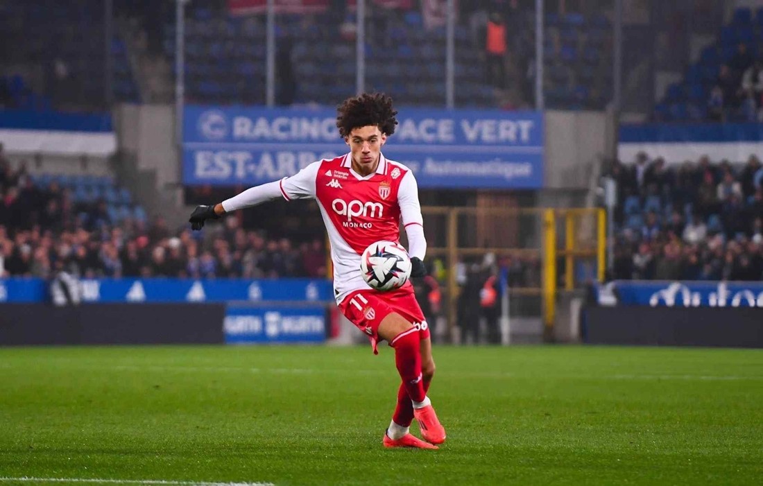 Maghnes Akliouche nhận được nhiều sự quan tâm từ Ngoại hạng Anh.