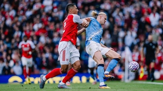 Man City biết cách vượt qua Arsenal vào tháng Tư