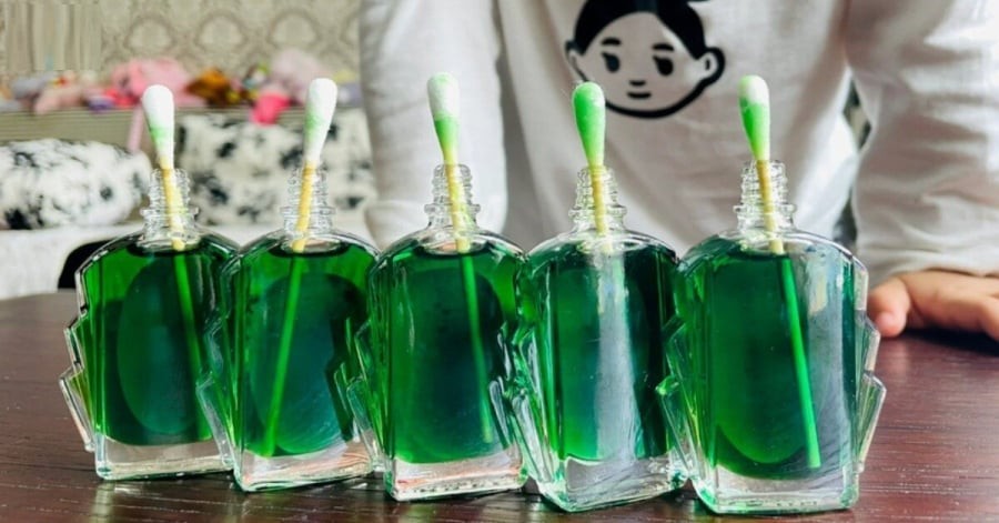 Cắm bông tăm vào lọ dầu gió: Công dụng đặc biệt, nhiều người mách nhau làm
