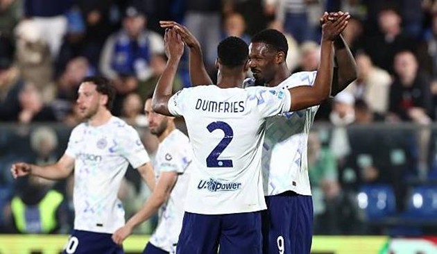 Inter Milan ngược dòng hạ Como trên sân khách.