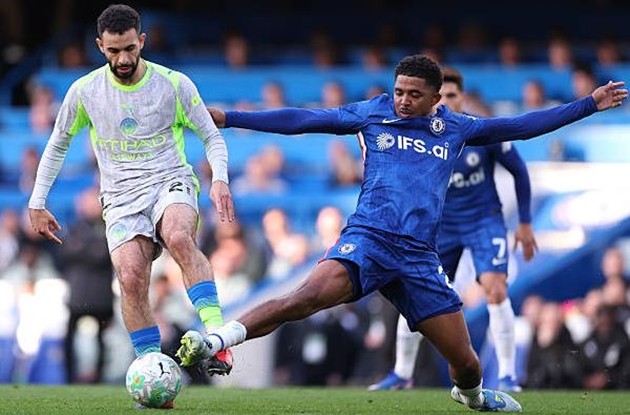 Hàng phòng ngự Chelsea gây thất vọng ở trận đấu với Manchester City.