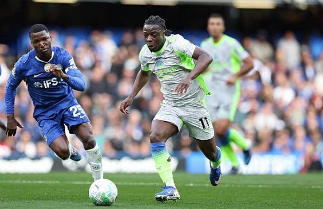 Jeremy Doku (8.2): Là mũi khoan phá lợi hại nhất bên hành lang cánh, kết thúc màn trình diễn ấn tượng bằng pha dứt điểm lạnh lùng ấn định chiến thắng cho Man City.