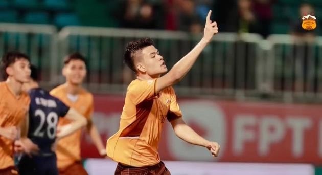 Trung vệ triển vọng Quang Kiệt.