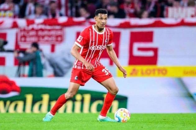 Kenneth Schmidt chính thức bác bỏ tin đồn gốc Việt.