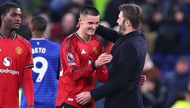 Carrick sẽ tung Sesko ra sân từ đầu?