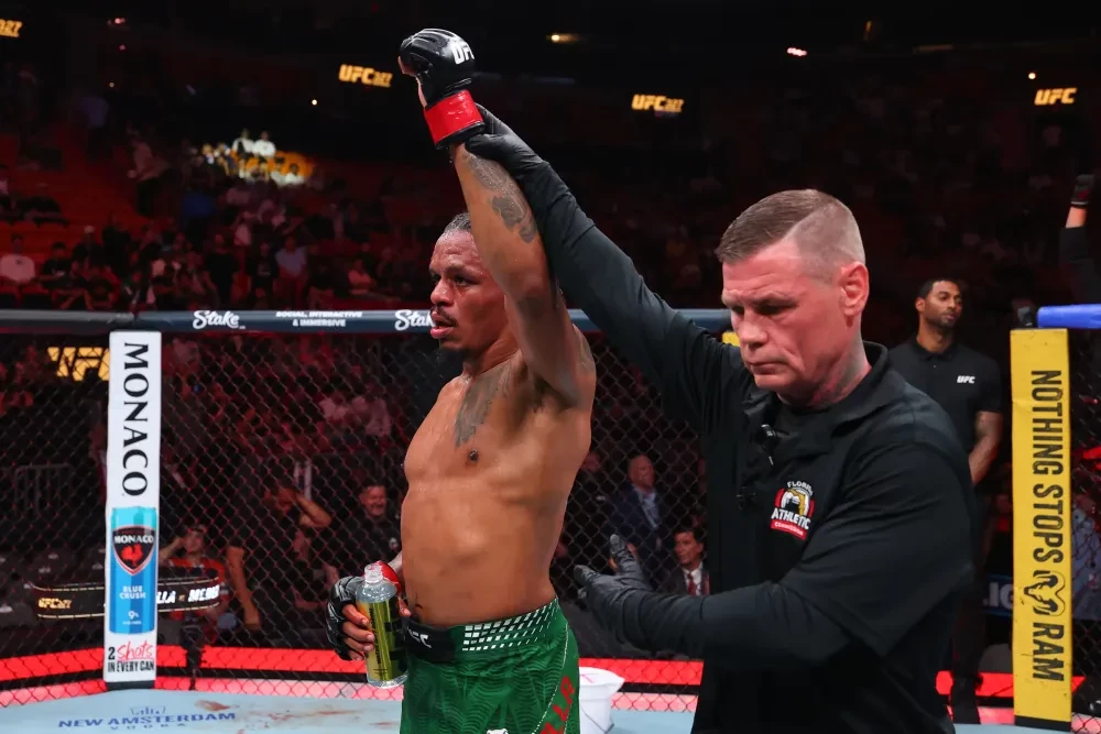 Chris Padilla tại UFC 327