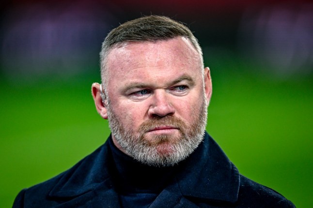 Rooney nghiêng về Man City. 