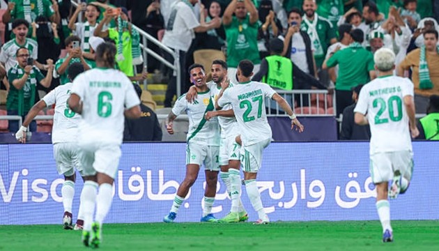 Riyad Mahrez ghi bàn thắng duy nhất của trận đấu.