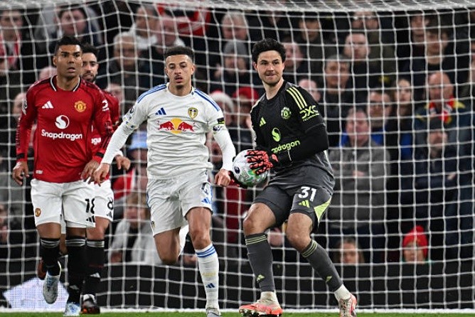 Senne Lammens (6.2): Thủ thành trẻ đã có một ngày thi đấu đầy vất vả. Dù có pha cứu thua xuất thần trước cú dứt điểm của Calvert-Lewin, anh vẫn phải vào lưới nhặt bóng hai lần do lỗi hệ thống phòng ngự. Lammens cho thấy phản xạ tốt nhưng cần cải thiện khả năng chỉ huy hàng thủ.