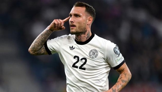 Liverpool và MU tranh giành Raum.