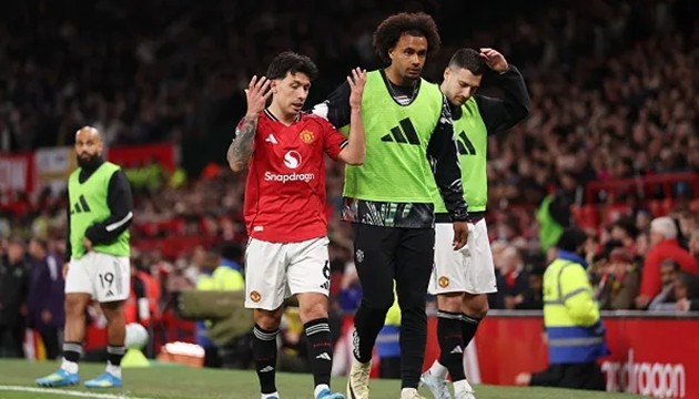 Lisandro Martinez bị treo giò 3 trận.