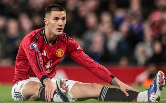 Sesko đá chính nhưng tịt ngòi trước Leeds United.