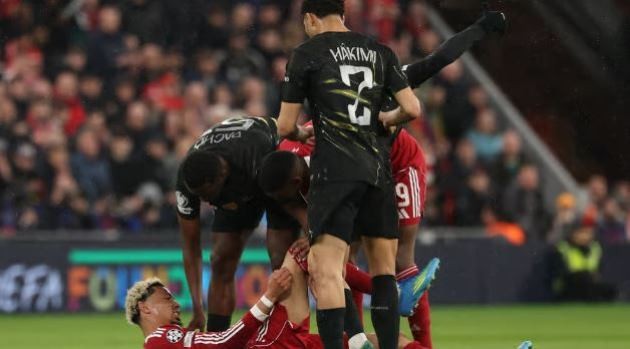 Arne Slot lo lắng với tình hình của Hugo Ekkite.