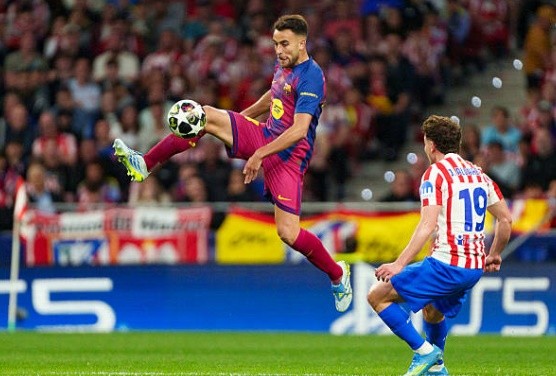 Trung vệ: Eric Garcia – 6.4 điểm Trung vệ người Tây Ban Nha đã có một trận đấu khá ổn định trong các pha tranh chấp tay đôi và không chiến cho đến trước phút 80. Tuy nhiên, tấm thẻ đỏ trực tiếp sau pha phạm lỗi với Sorloth đã phá hỏng tất cả, trực tiếp dập tắt cơ hội lội ngược dòng của đội nhà.