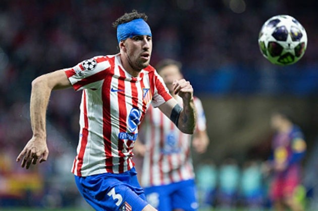 Hậu vệ trái: Matteo Ruggeri – 5.8 điểm Ruggeri cũng không khá khẩm hơn các đồng đội ở hàng thủ. Dù rất nỗ lực va chạm, nhưng anh gặp cực kỳ nhiều khó khăn trong việc ngăn chặn Lamine Yamal. Những pha dâng cao hỗ trợ tấn công của Ruggeri cũng không mang lại hiệu quả đáng kể trong trận đấu này.