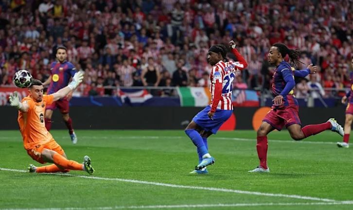 Barca bị loại một cách đau đớn bởi Atletico Madrid.