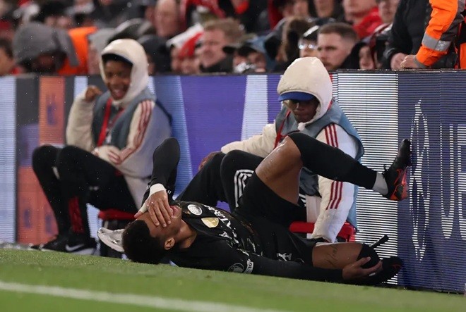 Desire Doue - 5,9 điểm: Anh không tạo ra được nhiều tình huống nguy hiểm. Doue phải rời sân vì chấn thương ở đầu hiệp hai, nhường chỗ cho Bradley Barcola.