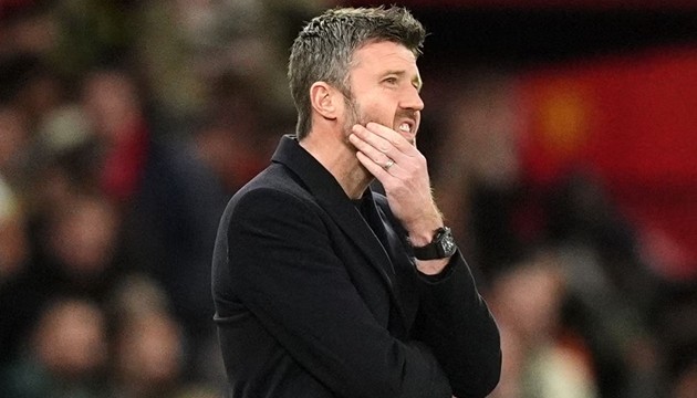 Trận thua Leeds bộc lộ những vấn đề của Michael Carrick và các cộng sự.