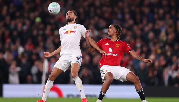 Calvert Lewin không ghi bàn nhưng vẫn đóng góp tích cực vào chiến thắng của Leeds trước Man United.