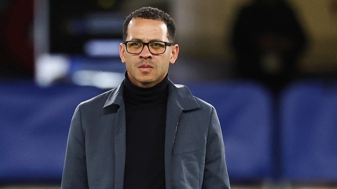 Chelsea đang chờ quân tiếp viện ở hàng thủ.