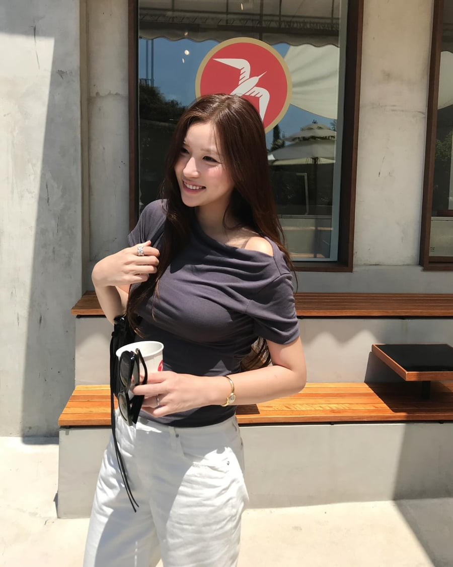 Đây là lựa chọn phù hợp cho những ai theo đuổi phong cách tối giản mà vẫn muốn nổi bật.