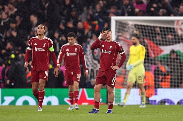 Liverpool đã trình diễn một bộ mặt thảm hại trước PSG.