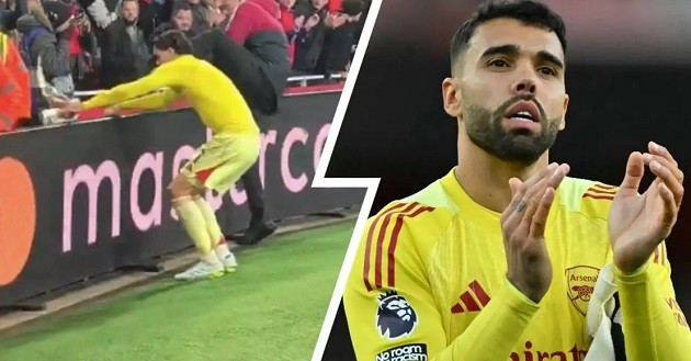 Raya tặng găng tay cho fan nhí.