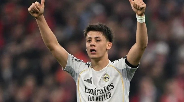 Guler đã có trận đấu ấn tượng trước khi rời sân.