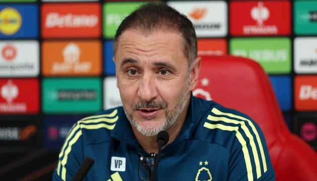 Thuyền trưởng Nottingham Forest.