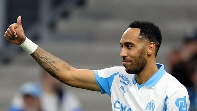  Aubameyang vừa ghi bàn cho Marseille.
