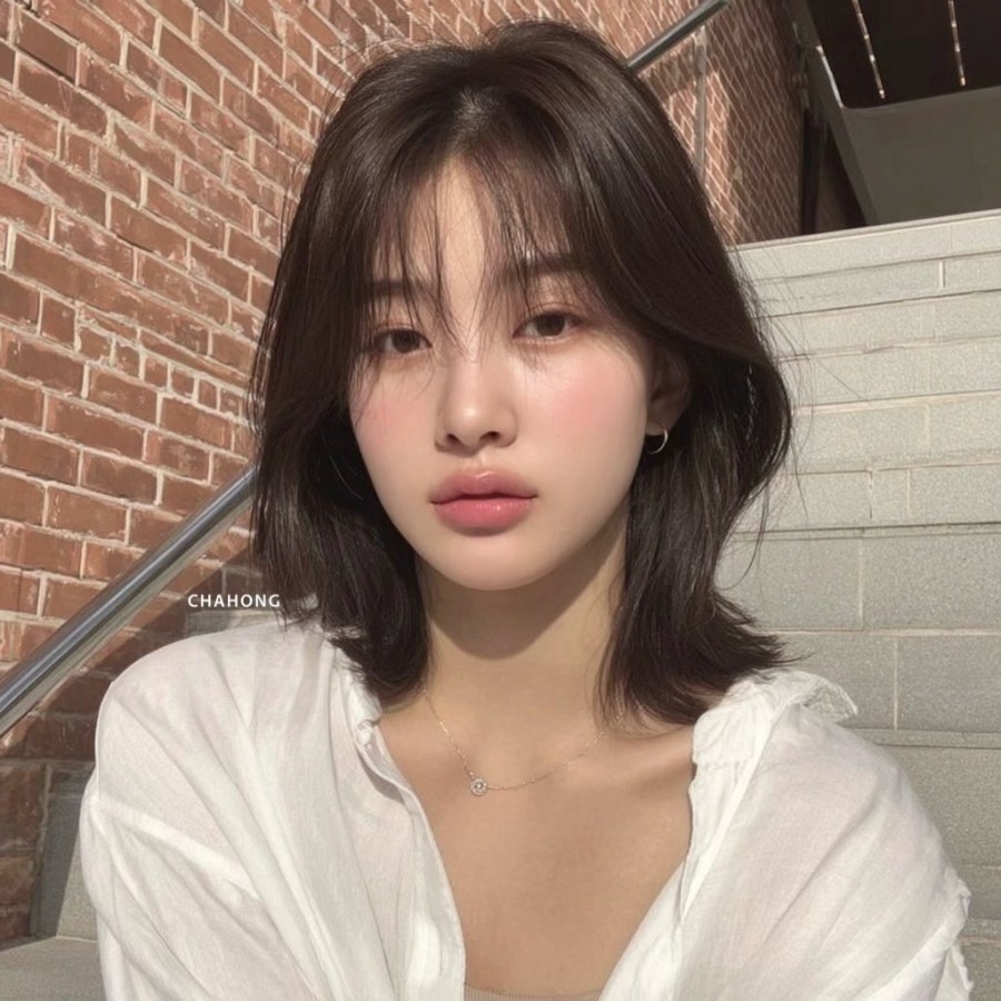 Nếu muốn l&agrave;m mới phong c&aacute;ch theo hướng hiện đại hơn, kiểu t&oacute;c đu&ocirc;i vểnh l&agrave; lựa chọn đ&aacute;ng c&acirc;n nhắc. 