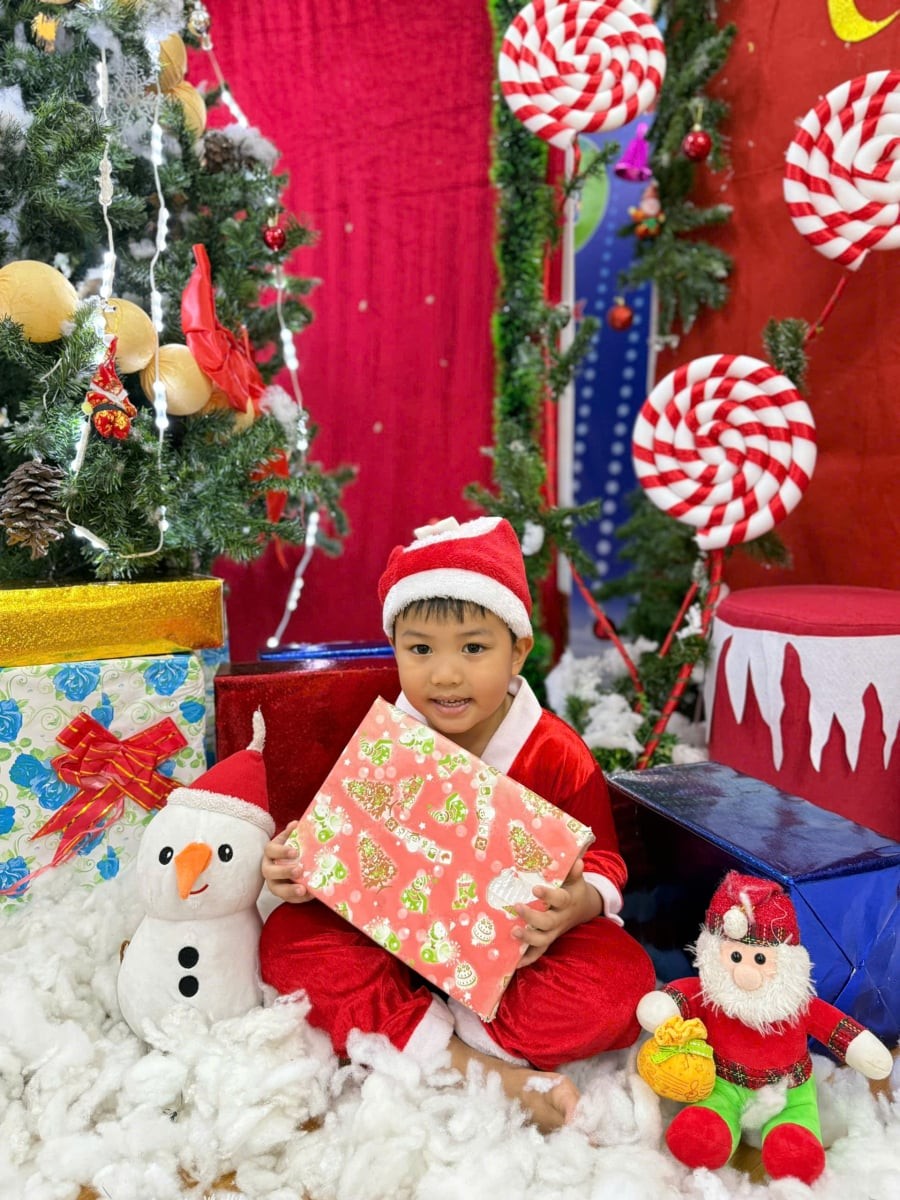 Trẻ thích màu đỏ thường tràn đầy năng lượng và thích vận động.