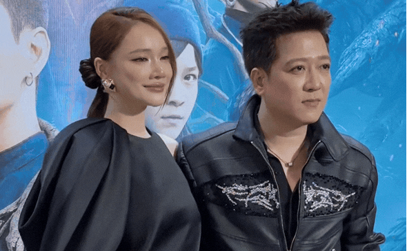 Vợ chồng Trường Giang - Nhã Phương tay trong tay tại sự kiện