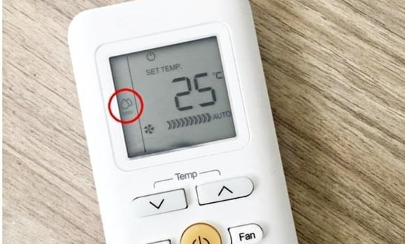 Để hạn chế các vấn đề sức khỏe liên quan đến điều hòa, các chuyên gia khuyến nghị mức chênh lệch nhiệt độ giữa trong nhà và ngoài trời nên duy trì khoảng 5°C, và không nên vượt quá 10°C.

