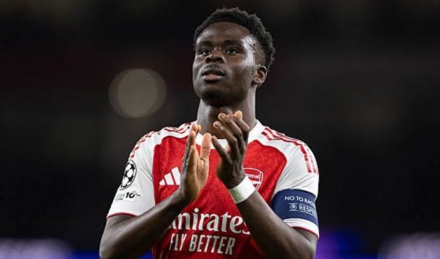 Bukayo Saka đang nỗ lực trở lại ở trận đấu với Manchester City.