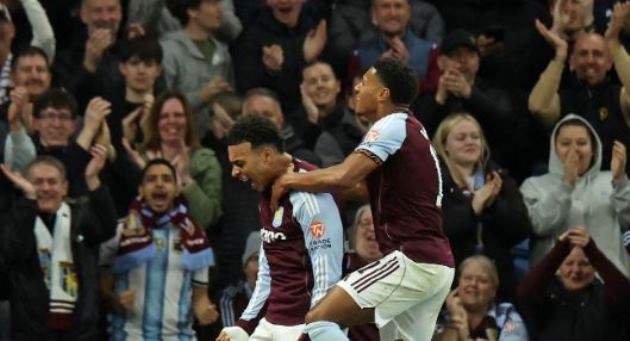Ollie Watkins đi vào lịch sử Aston Villa.