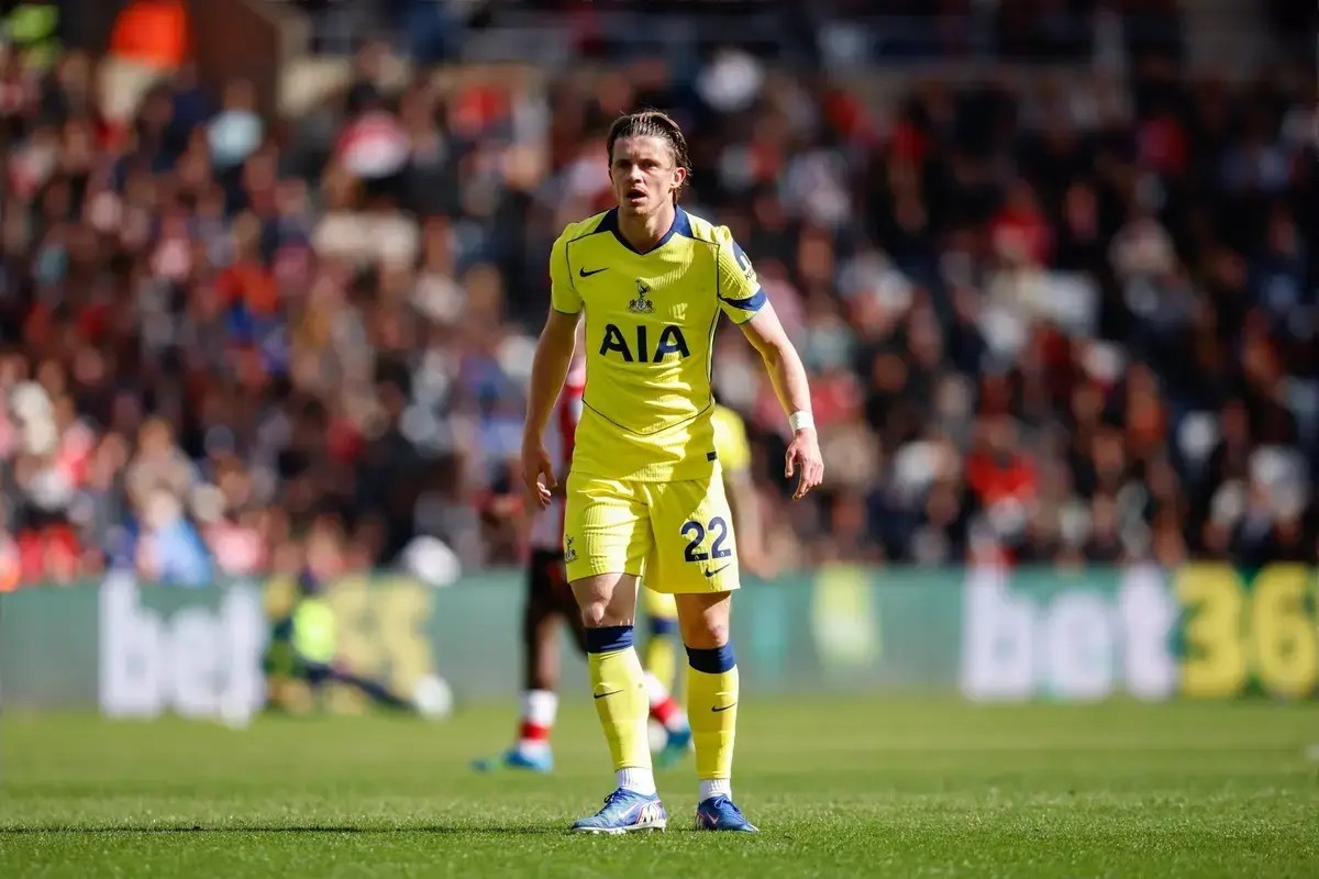 Tottenham sẵn sàng chia tay Gallagher.